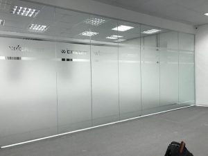 ĐỀ CAN CẮT SỌC VÁCH KÍNH VĂN PHÒNG