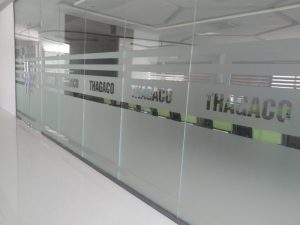 DECAL MỜ CẮT BẾ LOGO CTY