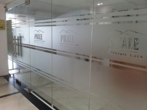 DECAL MỜ CẮT SỌC DÁN VÁCH NGĂN