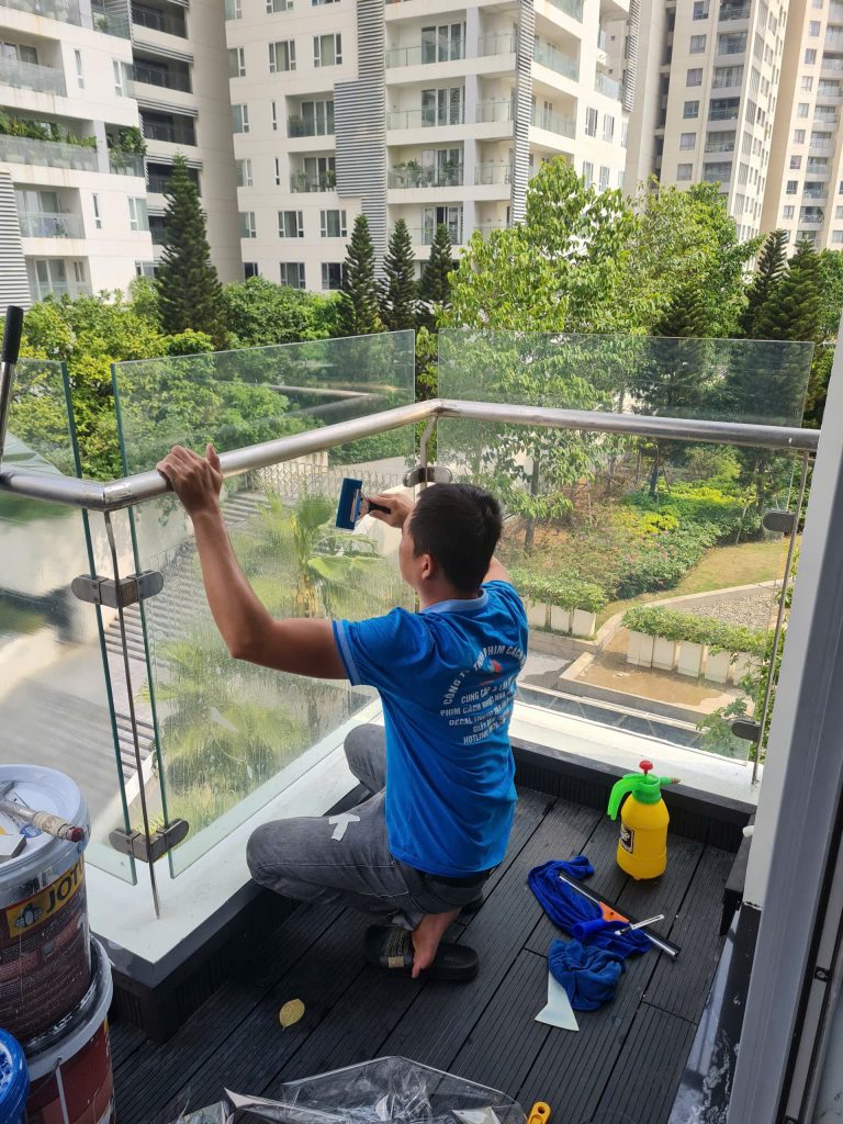 kỹ thuật dán phim bảo vệ kính